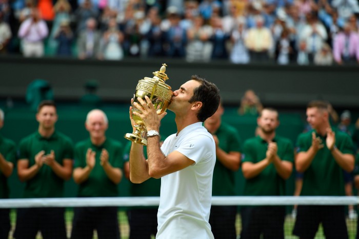 (video) Roger Federer a intrat în istorie! Elvețianul a câștigat a opta oară turneul de la Wimbledon (video) Roger Federer a intrat în istorie! Elvețianul a câștigat a opta oară turneul de la Wimbledon