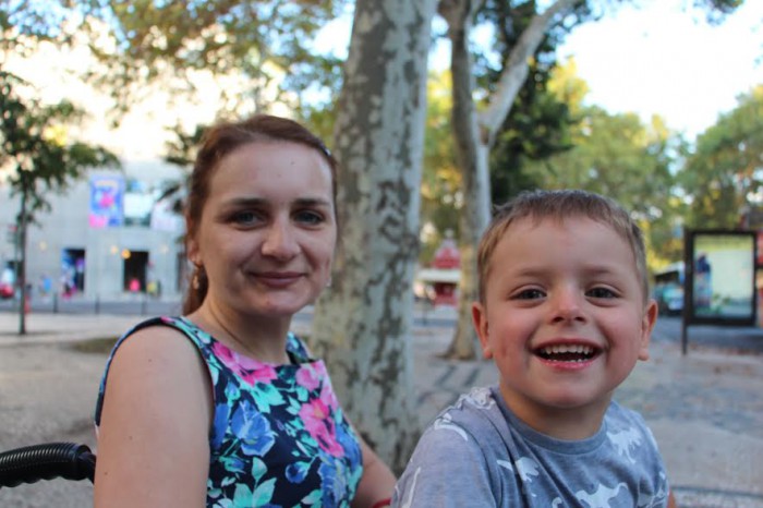 Să o ajutăm pe Aliona. Mama unui băiețel de cinci ani suferă de scleroză multiplă: Cel mai grav este că nu pot avea grijă de copilul meu Să o ajutăm pe Aliona. Mama unui băiețel de cinci ani suferă de scleroză multiplă: Cel mai grav este că nu pot avea grijă de copilul meu