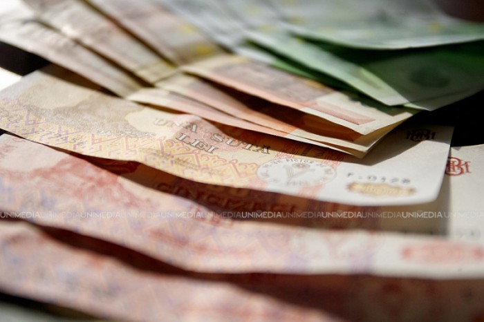 Salariile judecătorilor și procurorilor ar putea să nu mai fie majorate începând cu 1 aprilie. Ce modificări propune Ministerul Muncii Salariile judecătorilor și procurorilor ar putea să nu mai fie majorate începând cu 1 aprilie. Ce modificări propune Ministerul Muncii