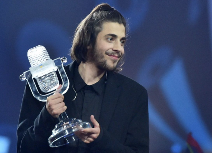 Salvador Sobral, câștigătorul concursului Eurovision, și-a anunțat retragerea de pe scena muzică din motive de sănătate Salvador Sobral, câștigătorul concursului Eurovision, și-a anunțat retragerea de pe scena muzică din motive de sănătate