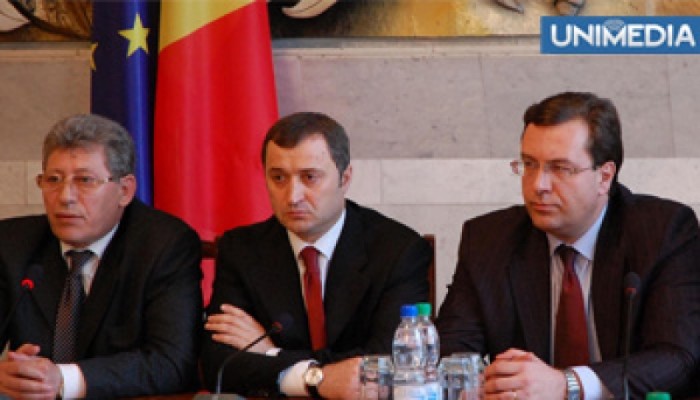 Sondaj IMAS: Încrederea în partidele democratice s-a prăbușit Sondaj IMAS: Încrederea în partidele democratice s-a prăbușit