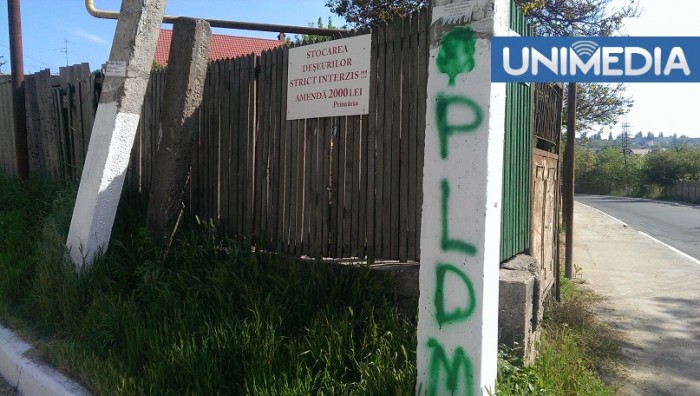 (foto) Stâlpi „electorali” în Durlești (foto) Stâlpi „electorali” în Durlești