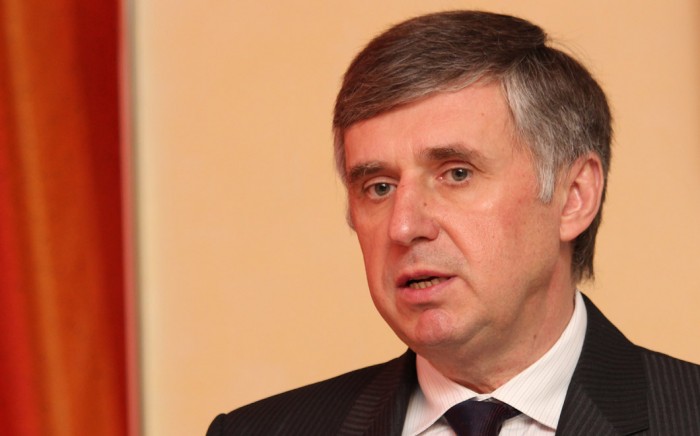 Sturza: Republica Moldova nu trebuie să bată mătănii nici la Moscova, nici la Bruxelles Sturza: Republica Moldova nu trebuie să bată mătănii nici la Moscova, nici la Bruxelles