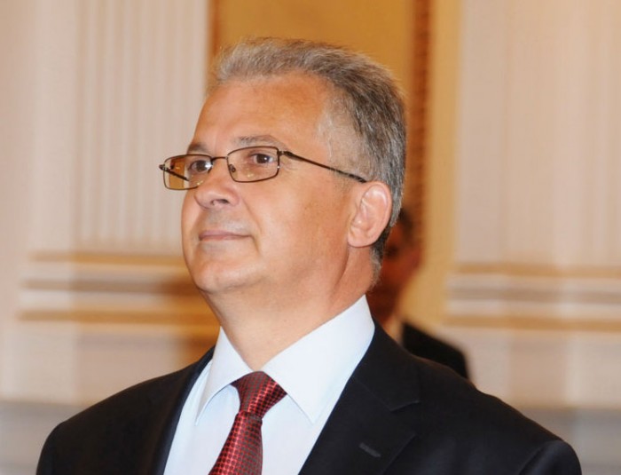 Timofti l-a prezentat pe noul şef SIS, Mihai Bălan Timofti l-a prezentat pe noul şef SIS, Mihai Bălan
