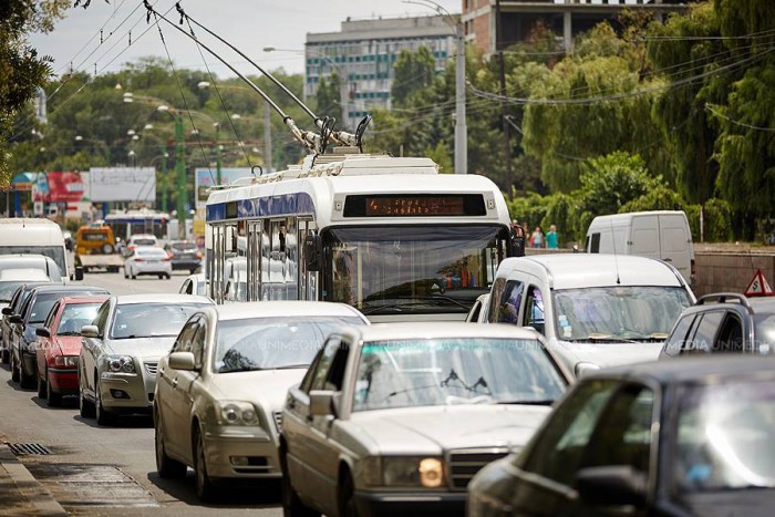 (update) Traficul rutier pe bulevardul Ștefan cel Mare a fost reluat (update) Traficul rutier pe bulevardul Ștefan cel Mare a fost reluat