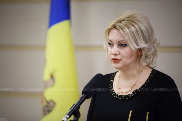 (update) Deputata Violeta Ivanov, reținută pe aeroportul din Moscova: Mi s-au verificat actele și atât (update) Deputata Violeta Ivanov, reținută pe aeroportul din Moscova: Mi s-au verificat actele și atât
