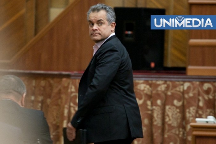 Plahotniuc, dat jos din prezidiul Parlamentului cu votul PLDM și PCRM Plahotniuc, dat jos din prezidiul Parlamentului cu votul PLDM și PCRM