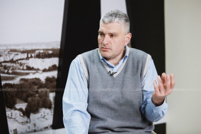 Vicepreședintele PPDA, despre intenția lui Plahotniuc de a schimba Constituția: Încearcă să arunce praf în ochii cetățenilor și partenerilor de dezvoltare Vicepreședintele PPDA, despre intenția lui Plahotniuc de a schimba Constituția: Încearcă să arunce praf în ochii cetățenilor și partenerilor de dezvoltare