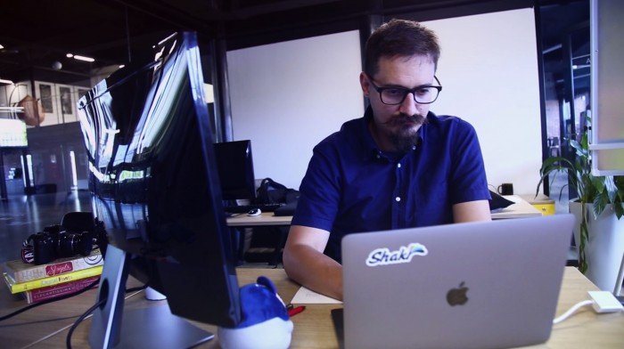 (video) Aleg Cariera IT. Igor Putina: ”Fiind și designer, și developer, pot să dezvolt aplicații mai bune, pentru că pot să creez o experiență mai plină.” (video) Aleg Cariera IT. Igor Putina: ”Fiind și designer, și developer, pot să dezvolt aplicații mai bune, pentru că pot să creez o experiență mai plină.”