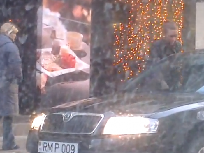 (video) Dumitru Diacov explică de ce RM P 009 a luat o tânără de la cafenea (video) Dumitru Diacov explică de ce RM P 009 a luat o tânără de la cafenea