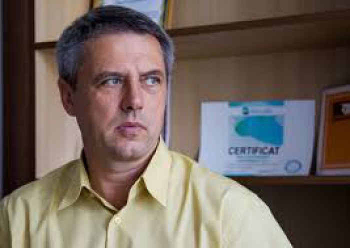 (video) Dumitru Ciubașenco a cerut scuze public pentru că îndemna alegătorii sa-l voteze pe Igor Dodon la prezidențiale (video) Dumitru Ciubașenco a cerut scuze public pentru că îndemna alegătorii sa-l voteze pe Igor Dodon la prezidențiale