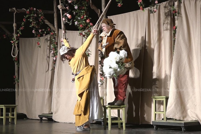 (video) „Falstaff” în premieră la Teatrul Național „Eugene Ionesco”. Imagini de la repetițiile celei mai noi piese de teatru (video) „Falstaff” în premieră la Teatrul Național „Eugene Ionesco”. Imagini de la repetițiile celei mai noi piese de teatru