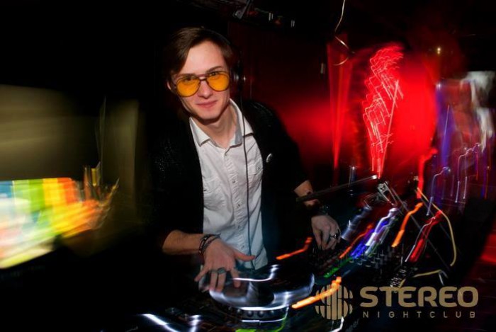 (video) Grigore Greitzer, un tânăr moldovean care muncește DJ în cluburile din cele mai populare orașe din SUA (video) Grigore Greitzer, un tânăr moldovean care muncește DJ în cluburile din cele mai populare orașe din SUA