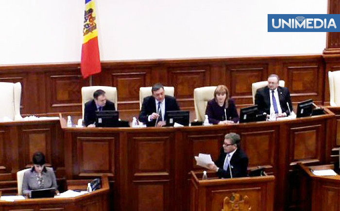 (video) Igor Corman: Ghimpu a blocat tribuna Parlamentului (video) Igor Corman: Ghimpu a blocat tribuna Parlamentului