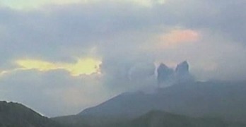 (video) Imagini spectaculoase. Cum erupe un vulcan (video) Imagini spectaculoase. Cum erupe un vulcan