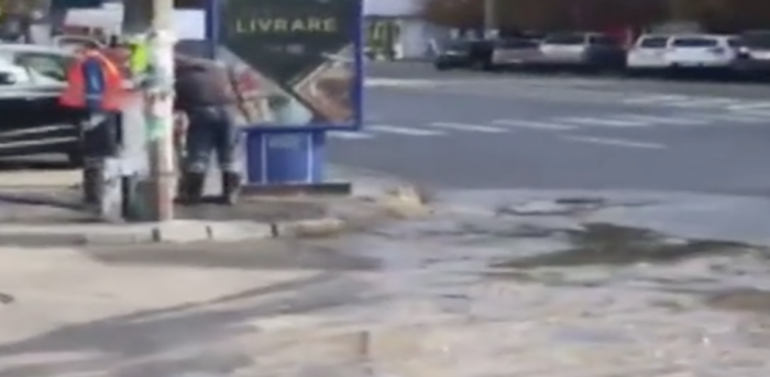 (video) Mase de excremente, pe bulevardul Moscovei din capitală. A avut loc un accident de canalizare cu miros insuportabil (video) Mase de excremente, pe bulevardul Moscovei din capitală. A avut loc un accident de canalizare cu miros insuportabil
