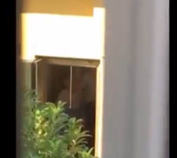 (video) O moldoveancă a fost filmată cum o bate pe bătrâna de care îngrijea. Femeia lucra de 10 ani în casa italiencei (video) O moldoveancă a fost filmată cum o bate pe bătrâna de care îngrijea. Femeia lucra de 10 ani în casa italiencei