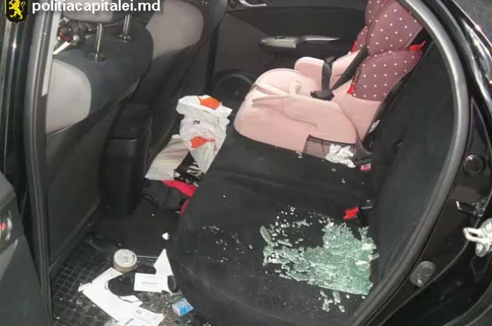 (video) Opt mașini, printre care Audi, BMW, Lexus, sparte într-o curte din centru capitalei. S-au furat bunuri de peste 20 mii lei (video) Opt mașini, printre care Audi, BMW, Lexus, sparte într-o curte din centru capitalei. S-au furat bunuri de peste 20 mii lei