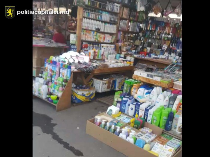 (video) Produse cosmetice contrafăcute, cu mărci de talie internațională, vândute în Piața Centrală (video) Produse cosmetice contrafăcute, cu mărci de talie internațională, vândute în Piața Centrală