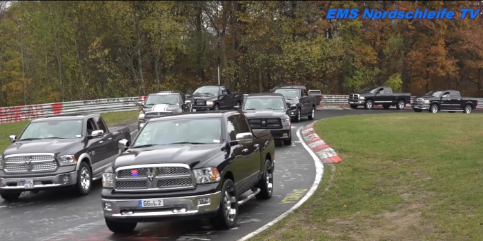 (video) Record mondial: Cea mai mare paradă de maşini în caroserie pick-up a avut loc pe Nurburgring (video) Record mondial: Cea mai mare paradă de maşini în caroserie pick-up a avut loc pe Nurburgring