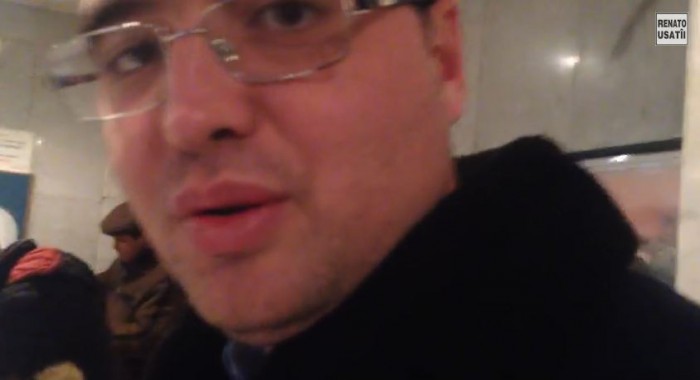 (video) S-a filmat în timp ce a votat. Cum a fost întâmpinat Usatîi la Moscova (video) S-a filmat în timp ce a votat. Cum a fost întâmpinat Usatîi la Moscova