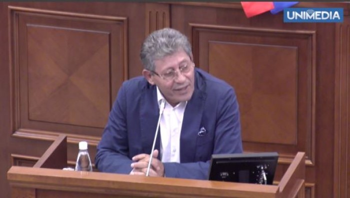 (video) Stop Cadru: Ghimpu apostrofează deputații din Parlament (video) Stop Cadru: Ghimpu apostrofează deputații din Parlament