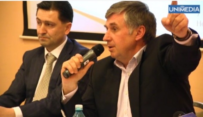 (video) Apel către politicienii moldoveni: Beți-vă cafeaua și la București (video) Apel către politicienii moldoveni: Beți-vă cafeaua și la București