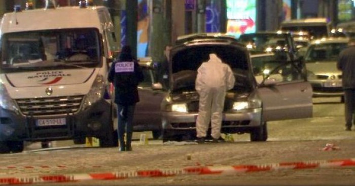 (video/update) Presupusul autor al atacului armat de pe Champs-Élysées din Paris era vizat de o anchetă antiteroristă (video/update) Presupusul autor al atacului armat de pe Champs-Élysées din Paris era vizat de o anchetă antiteroristă