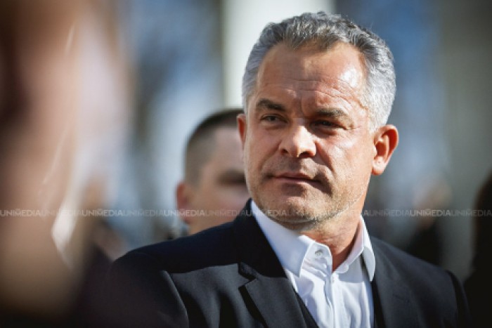 Vlad Plahotniuc, despre cei care îl numesc „cardinalul din umbră”: „Oamenii uneori au nevoie de astfel de povești politice” Vlad Plahotniuc, despre cei care îl numesc „cardinalul din umbră”: „Oamenii uneori au nevoie de astfel de povești politice”