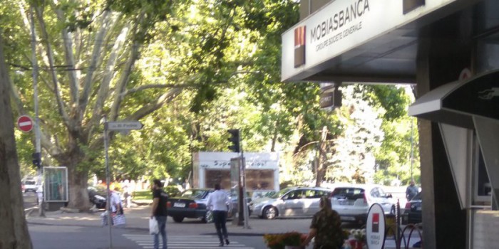 (update) Ziarul de Gardă: Dorin Chirtoacă, din arest la domiciliu, în centrul Chișinăului, cu un buchet de flori (update) Ziarul de Gardă: Dorin Chirtoacă, din arest la domiciliu, în centrul Chișinăului, cu un buchet de flori