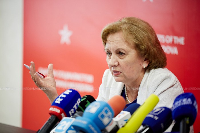 Zinaida Greceanîi: Poporul moldav ar putea avea de suferit după expulzarea celor cinci diplomați ruși Zinaida Greceanîi: Poporul moldav ar putea avea de suferit după expulzarea celor cinci diplomați ruși
