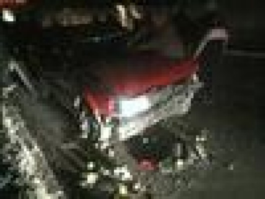 un volkswagen s a izbit a ntr un zid stra a eni unimedia un volkswagen s a izbit intr un zid jpg
