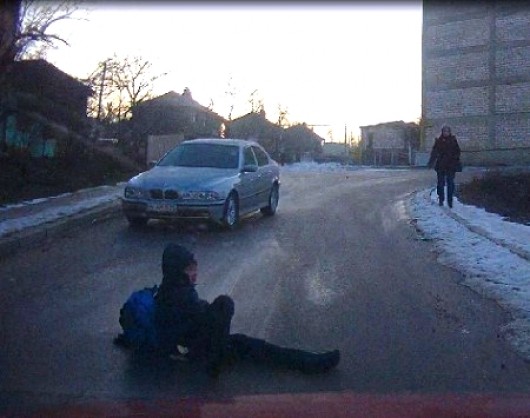 video ca t pe ce sa fie ca lcat de o mae ina vezi ce a pa e it un elev video ca t pe ce sa fie ca lcat de o mae ina vezi ce a pa e it un elev din stra e eni stra a eni unimedia