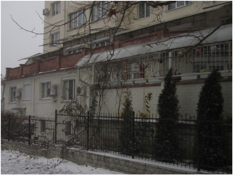 Democratul Sergiu Sîrbu cu locuinţă de lux primită în dar de la fratele său fotograf