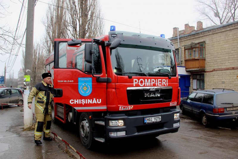 Incendiu la Institutul de Ftiziopneumologie din capitală. Două autospeciale s-au deplasat pentru a stinge focul
