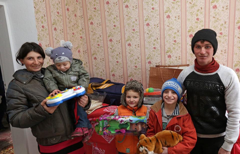 Președintele și prima doamnă au înmânat cheile de la noua locuință unei familii nevoiașe