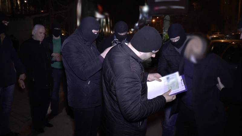 Ofițerii PCCOCS au publicat imagini de la reținerea ex-deputatului PD, Iurie Bolboceanu