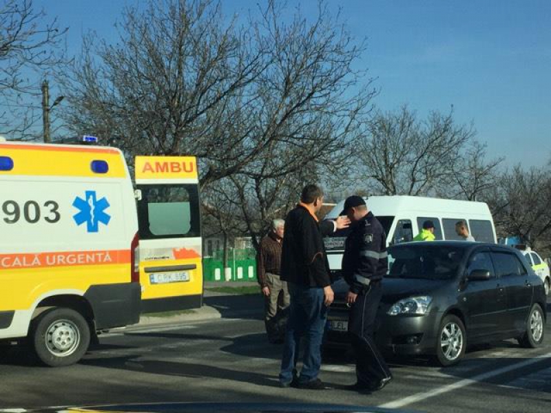 Grav accident la intrare în Orhei. O persoană, lovită de un automobil în timp ce traversa pe trecerea de pietoni