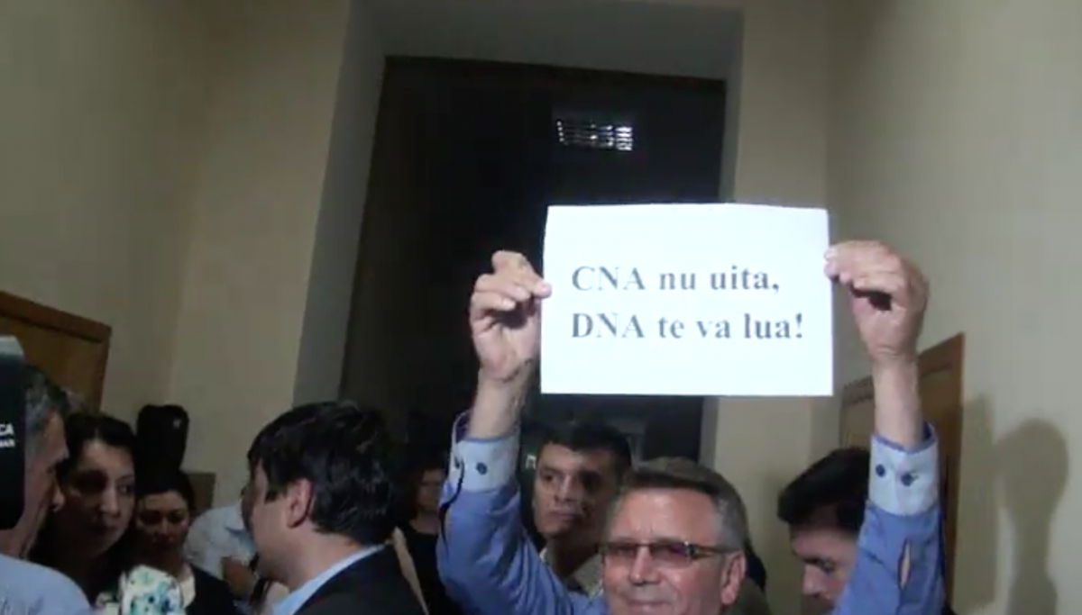 Dorin Chirtoacă, susținut de mai mulți activiști PL: CNA nu uita, DNA te va lua! Lăsați șantajul!