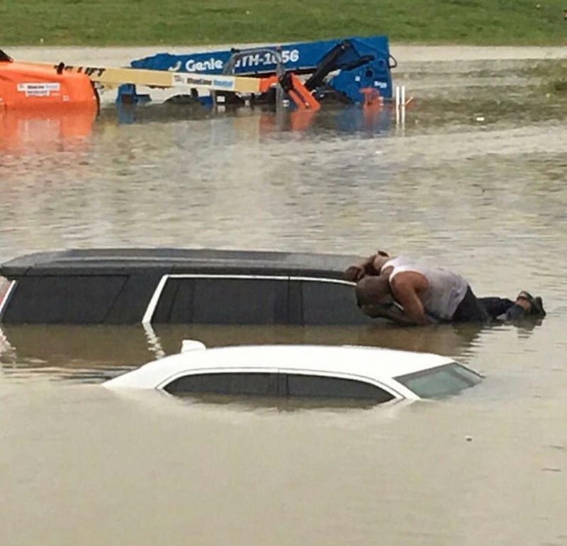 SUA: O moldoveancă, fără adăpost în urma inundațiilor din orașul Houston