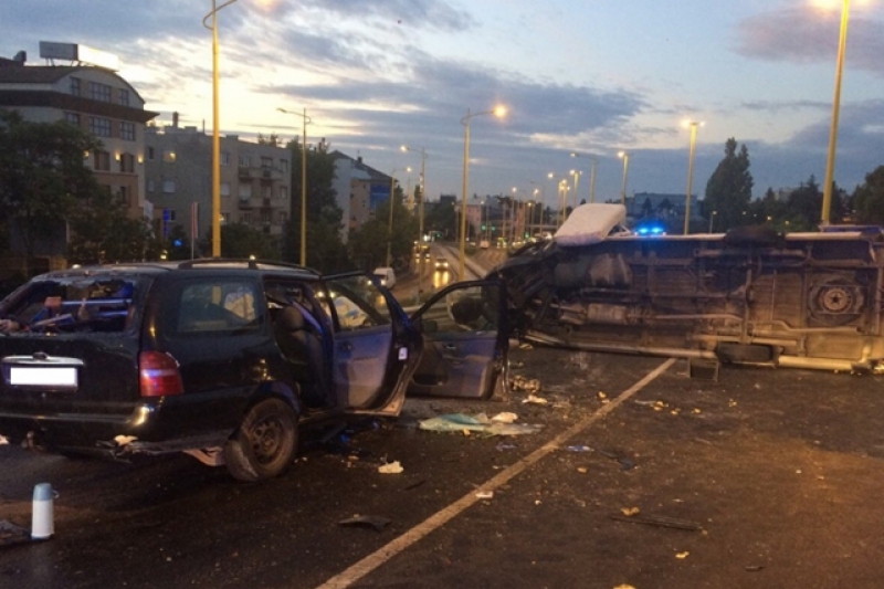 Accident la Budapesta cu implicarea unui microbuz cu moldoveni: O persoană a murit, iar alte 10, spitalizate
