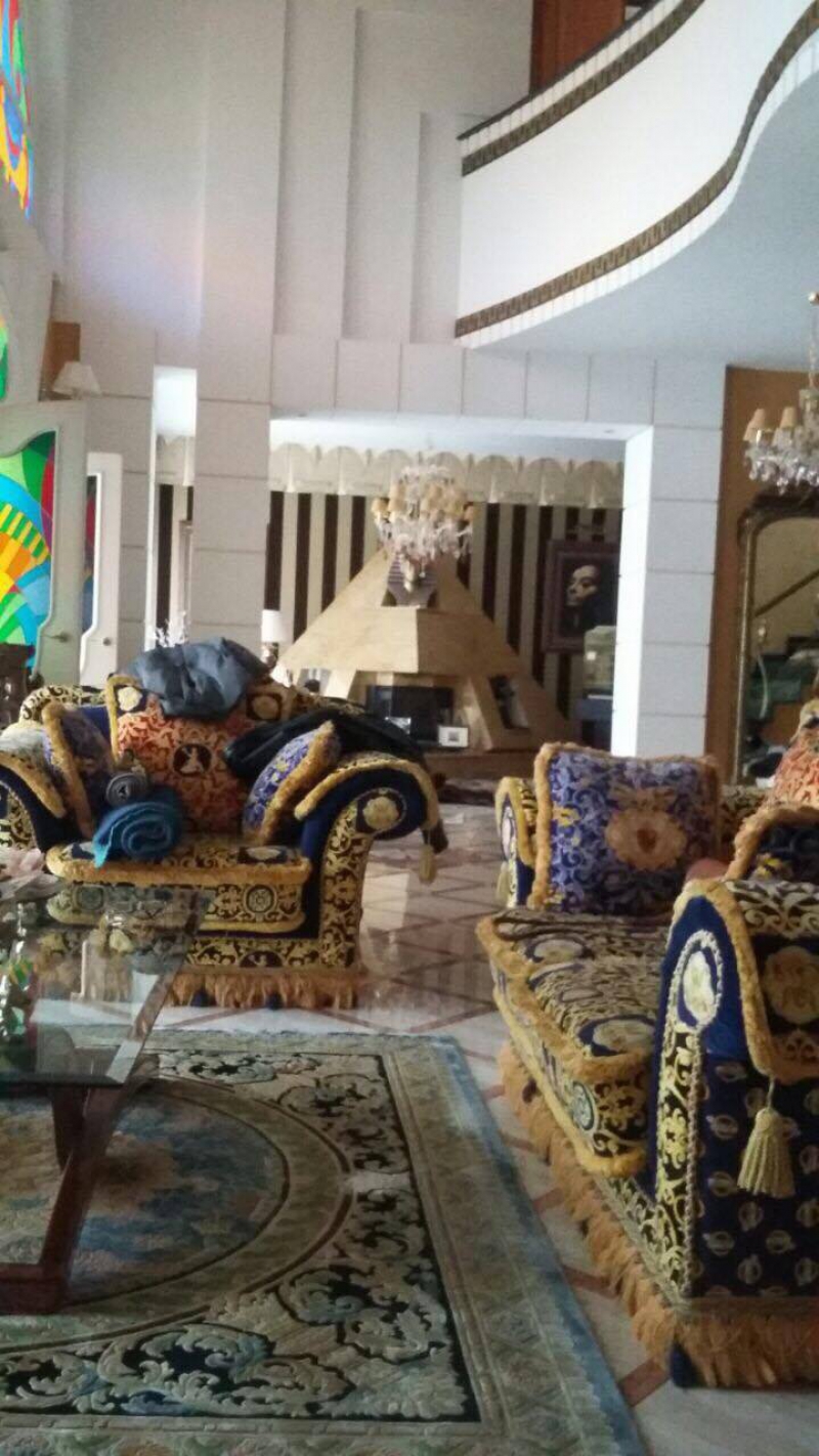Cum arată casa omului de încredere din R. Moldova al lui Caramalac