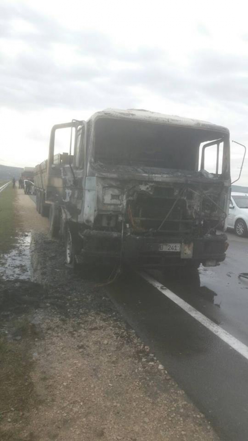 Cabina unui camion a fost mistuită de flăcări pe traseul Chișinău-Orhei