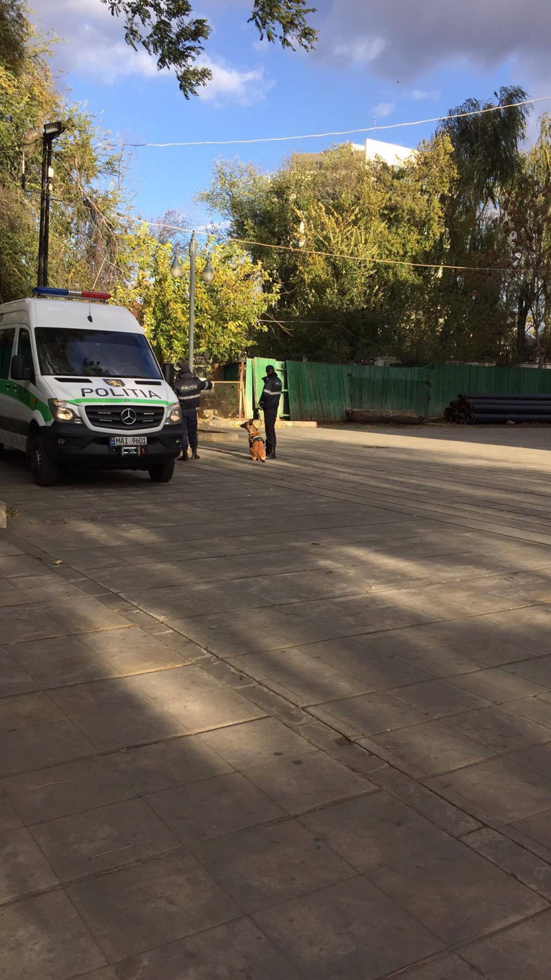 Mai mulți polițiști, observați în zona Catedralei. Motivul