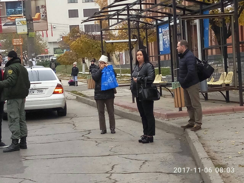 Chișinău: Un băiat a fost lovit de o mașină și a nimerit sub alta