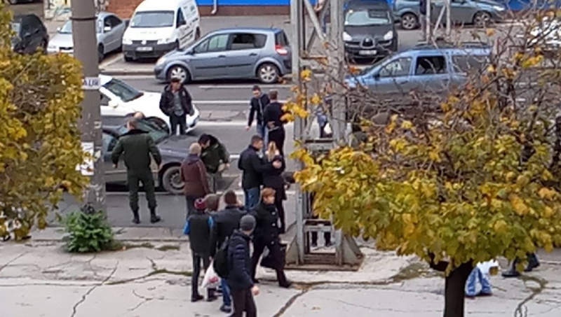 Chișinău: Un băiat a fost lovit de o mașină și a nimerit sub alta