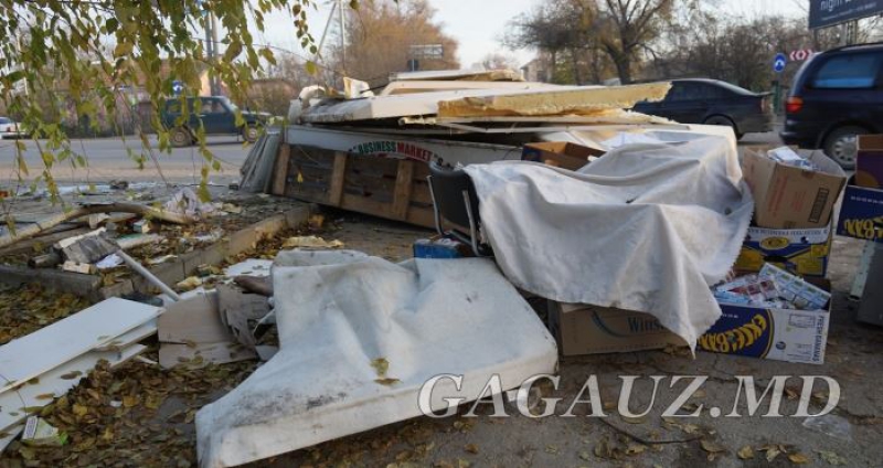 Ceadîr-Lunga: Un șofer a intrat cu mașina într-un chioșc cu țigări