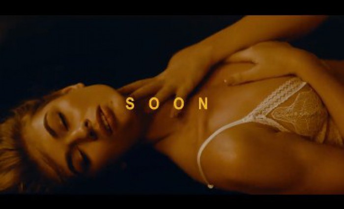 Carla's Dreams pregătește o premieră. Imagini senzuale din noul videoclip „Beretta”