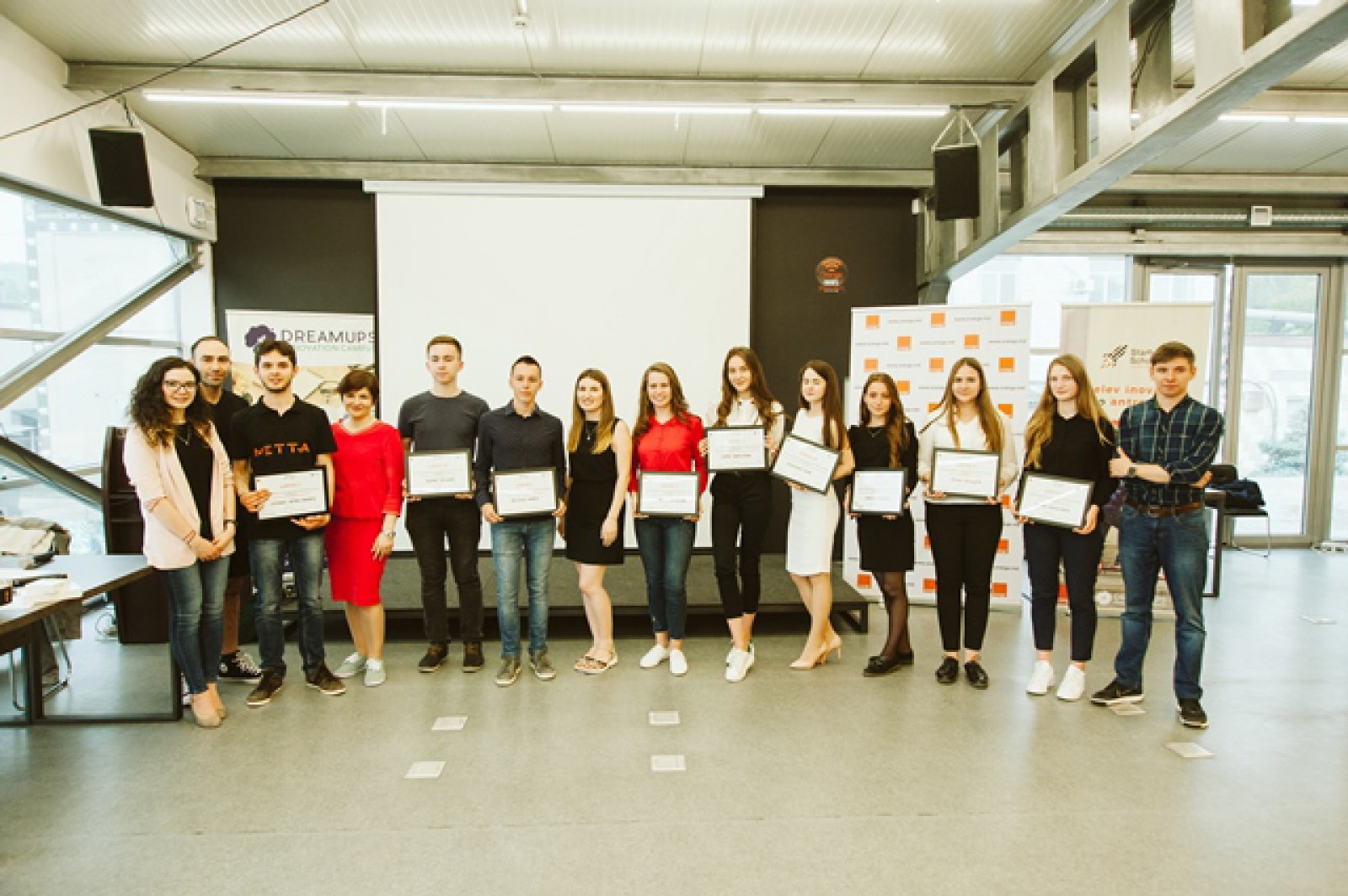 Cine Sunt Caștigătorii Primului Program De Educaţie