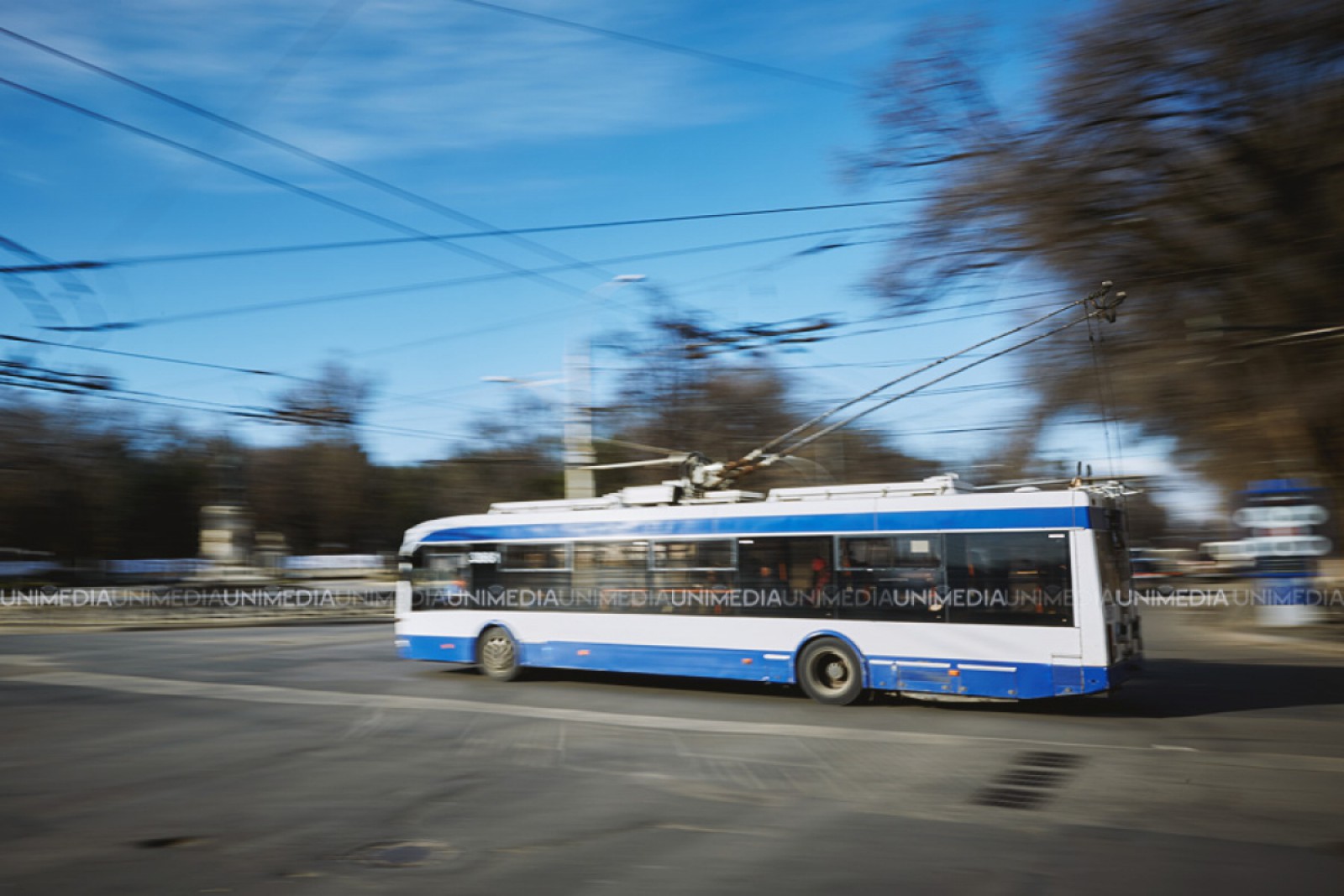 Flux majorat de transport, la această oră, în Chișinău. Străzile pe care să le eviți
